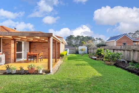 Photo of property in 27 Gendo Avenue, Henderson, Auckland, 0612