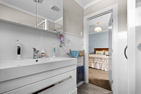 Photo of property in 204a Tukapa Street, Westown, New Plymouth, 4310