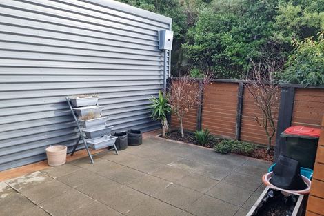 Photo of property in 45 Tiketike Way, Brooklyn, Wellington, 6021