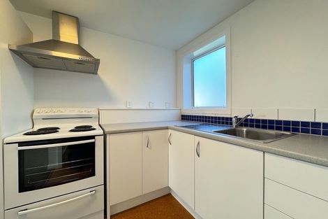 Photo of property in 21 Quigley Street, Newlands, Wellington, 6037