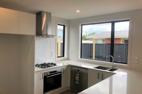 Photo of property in 4u2 Heath Street, Saint Andrews, Hamilton, 3200