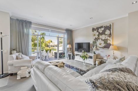 Photo of property in 7 Kensington Drive, Orewa, 0931