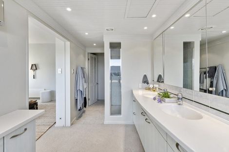 Photo of property in Beauport Apartments, 30u2 The Crescent, Roseneath, Wellington, 6011