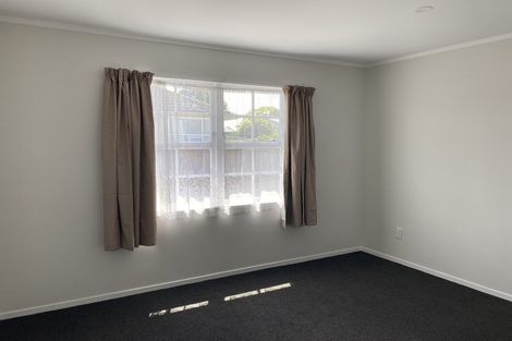 Photo of property in 12 Edwards Avenue, Henderson, Auckland, 0610