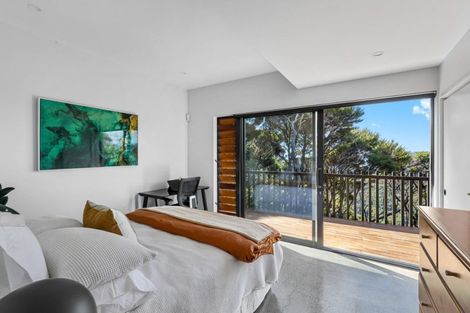 Photo of property in 23 Log Race Road, Piha, 0772