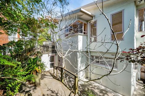 Photo of property in 64 Waiwaka Terrace, Strandon, New Plymouth, 4312
