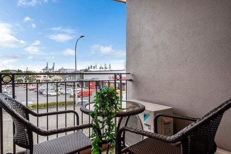 Photo of property in 1b/4 Fleet Street, Devonport, Auckland, 0624