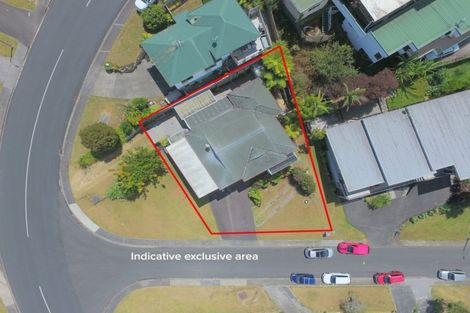 Photo of property in 1 Orewa Heights Crescent, Orewa, 0931