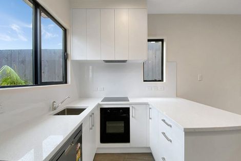 Photo of property in 29b Wharf Road, Te Atatu Peninsula, Auckland, 0610