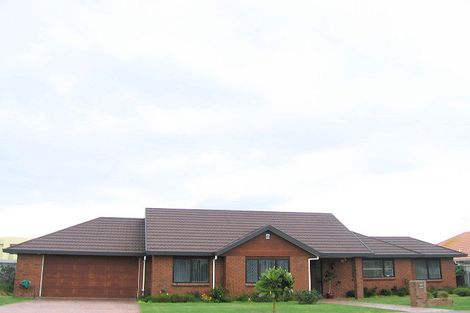 Photo of property in 11 Kotuku Drive, Paraparaumu Beach, Paraparaumu, 5032