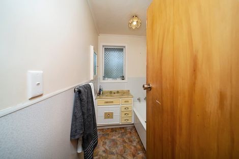 Photo of property in 21 Montjoy Street, Stratford, 4332