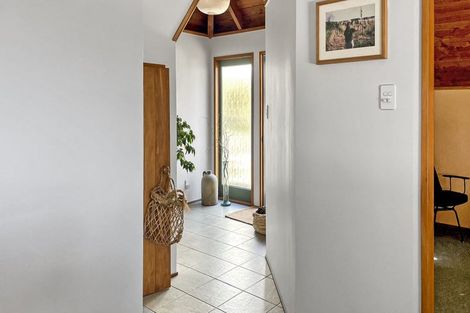 Photo of property in 15 Domain Crescent, Muriwai, Waimauku, 0881