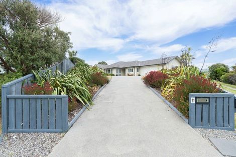 Photo of property in 11 Byron Brown Place, Otaki Beach, Otaki, 5512
