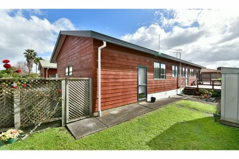 Photo of property in 2/28 Lakeside Drive, Orewa, 0931