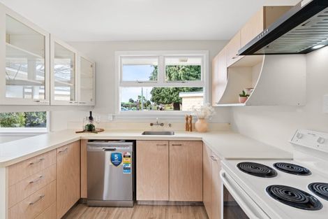 Photo of property in 115 Withells Road, Avonhead, Christchurch, 8042