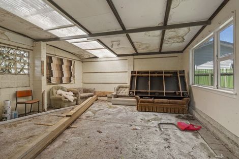 Photo of property in 9 Tawa Street, Inglewood, 4330