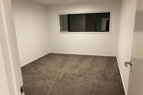 Photo of property in 4/60 Hayfield Way, Karaka, Papakura, 2580