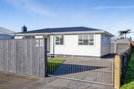 Photo of property in 28 Hunter Street, Hawera, 4610