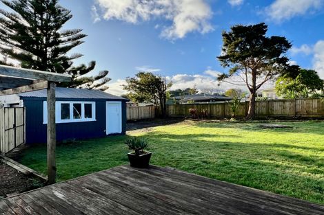 Photo of property in 6 Stonehurst Avenue, Waiuku, 2123