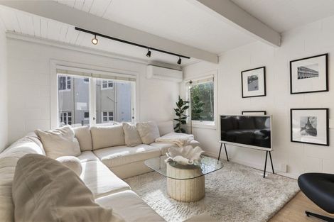 Photo of property in 18 Cottleville Terrace, Thorndon, Wellington, 6011