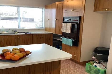 Photo of property in 1/8 Pupuke Road, Hillcrest, Auckland, 0627