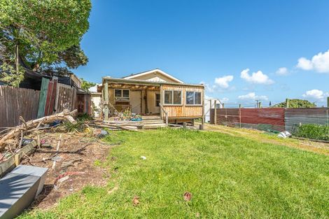 Photo of property in 25 Manuka Street, Castlecliff, Whanganui, 4501