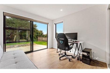Photo of property in 5 Libertia Lane, Orewa, 0931
