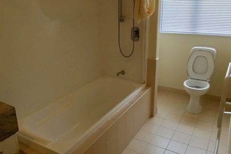 Photo of property in 19h Claremont Way, East Tamaki Heights, Auckland, 2016