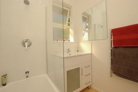 Photo of property in 9 Barnfield Place, Glendene, Auckland, 0602