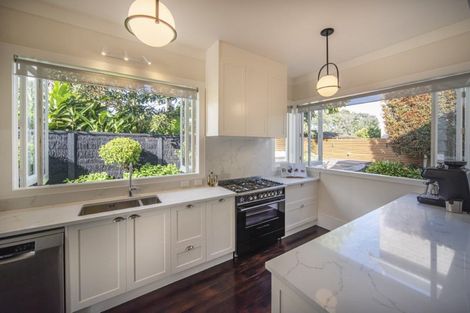 Photo of property in 1a Glen Road, Stanley Point, Auckland, 0624