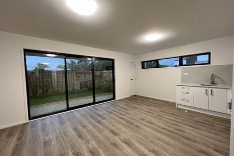 Photo of property in 43b/1 Waimumu Road, Massey, Auckland, 0614