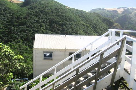 Photo of property in 2/61 Mandalay Terrace, Khandallah, Wellington, 6035