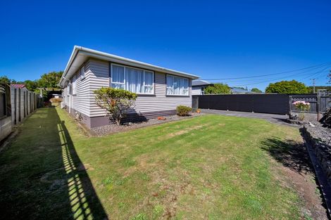 Photo of property in 9 Manawapou Road, Hawera, 4610
