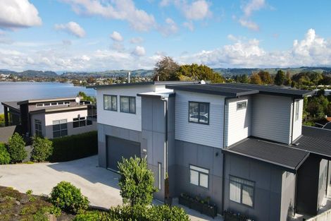 Photo of property in 2b Pah Road, Kawaha Point, Rotorua, 3010