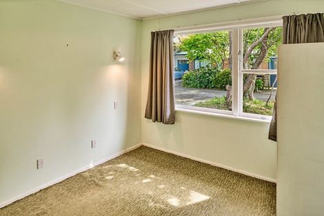 Photo of property in 5a Whitehouse Road, Titahi Bay, Porirua, 5022