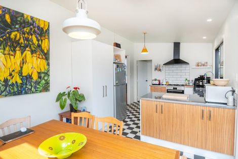 Photo of property in 12 Root Street, Gisborne, 4010