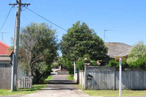 Photo of property in 1/28 Shakespeare Road, Milford, Auckland, 0620