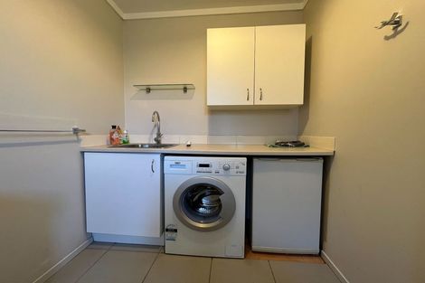 Photo of property in 2/23 Sunnyfield Crescent, Glenfield, Auckland, 0629