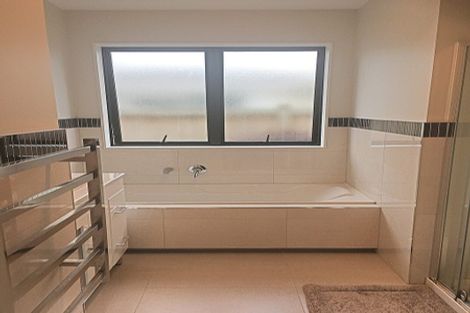 Photo of property in 18 Treestump Road, Takanini, 2112