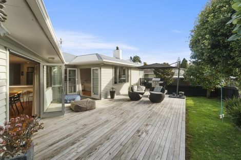 Photo of property in 38 Graham Avenue, Te Atatu Peninsula, Auckland, 0610