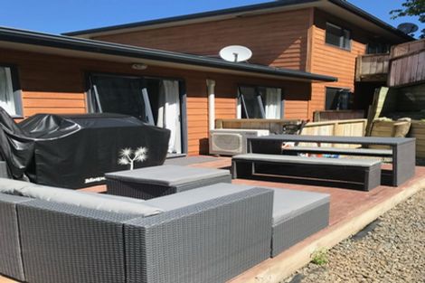 Photo of property in 4a Stella Grove, Newlands, Wellington, 6037