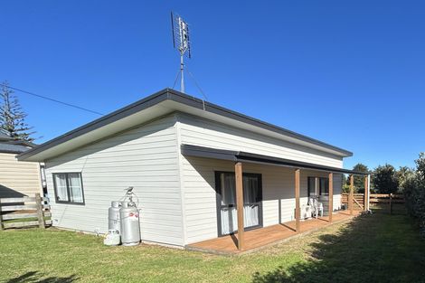 Photo of property in 14 Hull Road, Waiuku, 2123