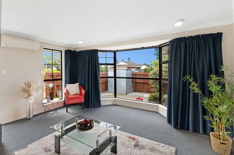 Photo of property in 37 Karnak Crescent, Russley, Christchurch, 8042
