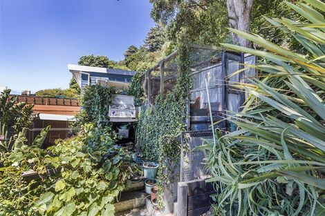 Photo of property in 318 Queens Drive, Lyall Bay, Wellington, 6022