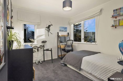 Photo of property in 22 Bartlett Grove, Tawa, Wellington, 5028
