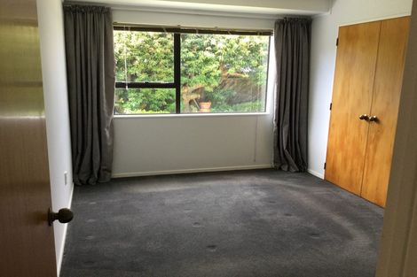 Photo of property in 7 Vardon Road, Green Bay, Auckland, 0604