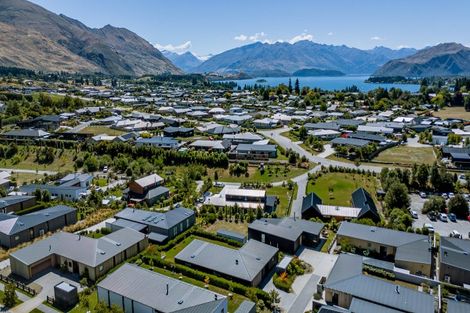 Photo of property in 28 Stackbrae Avenue, Wanaka, 9305