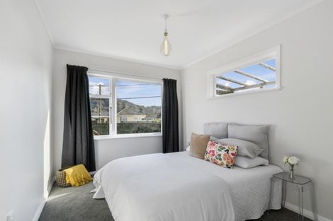 Photo of property in 5 Ngaio Street, Wainuiomata, Lower Hutt, 5014