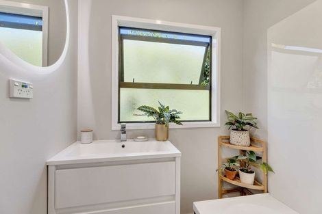 Photo of property in 91 Awaroa Road, Helensville, 0800