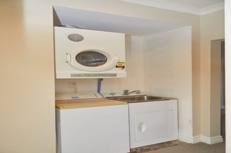 Photo of property in 53 Garden Road, Northland, Wellington, 6012